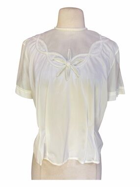 1970s Ivory Poly Pique Knit Semi-Sheer Ribbed Mesh Yoke 3D Floral Accent Blouse